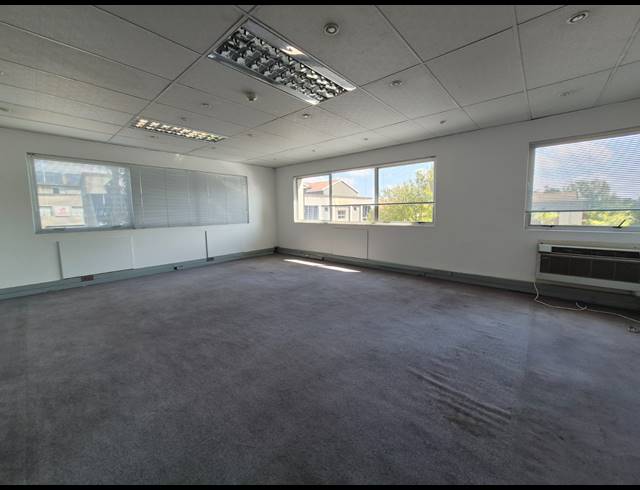 1,669M² OFFICE FOR SALE IN SUNNINGHILL